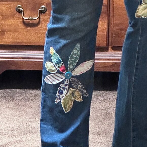 Old Navy Flower Patchwork embellished jeans, Sz 16 midrise boot cut Boho style - Picture 8 of 11